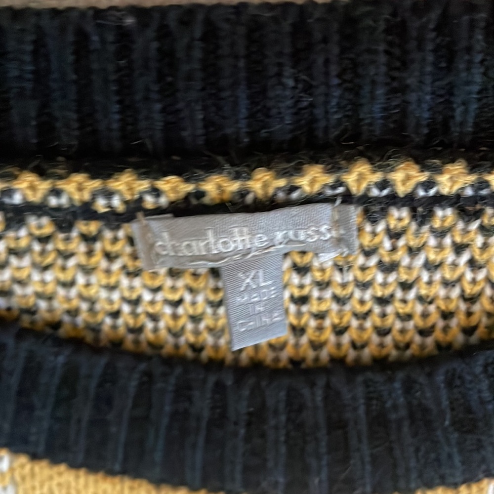 Sweater - Picture 2 of 5